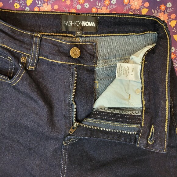 Dark Wash Flare Jeans NWOT - Picture 7 of 10